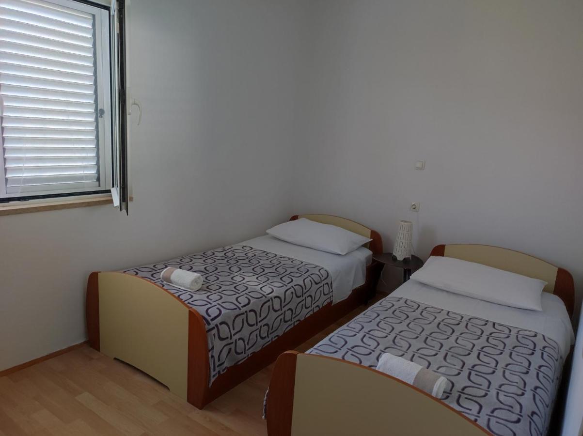 Apartments Kampor Damira راب المظهر الخارجي الصورة